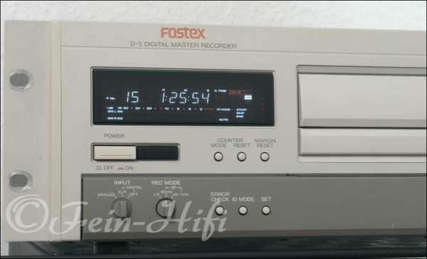 Fostex D-5 Highend professional DAT Recorder