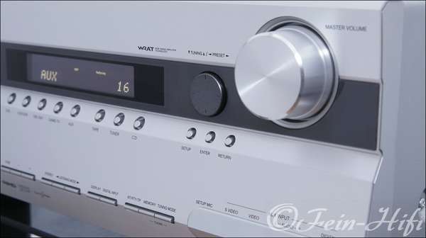 Zeigt die Rückseite von Onkyo TX-SR605 H