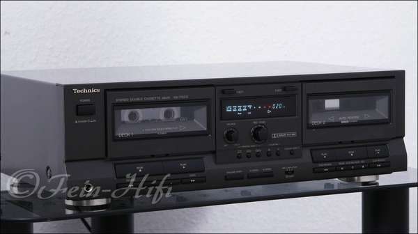 Zeigt die Seitenansicht-Links von Technics RS-TR212