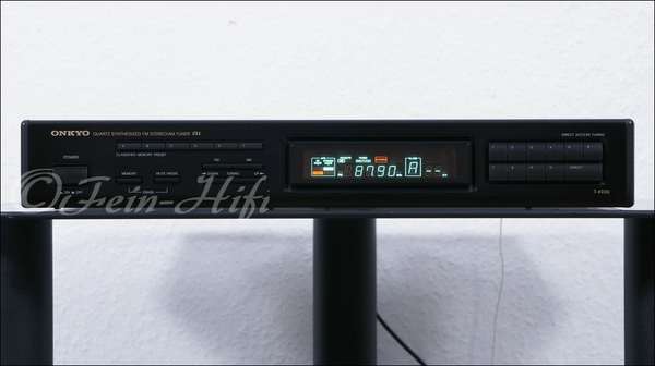 Zeigt die Frontansicht von Onkyo T-4930