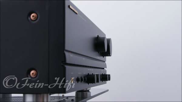 Zeigt die Seitenansicht-Rechts von Marantz PM-80 MK2 H