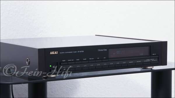 Zeigt die Seitenansicht-Links von AKAI AT-M739 H