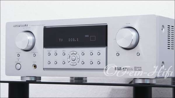 Zeigt die Rückseite von Marantz SR-4500 D