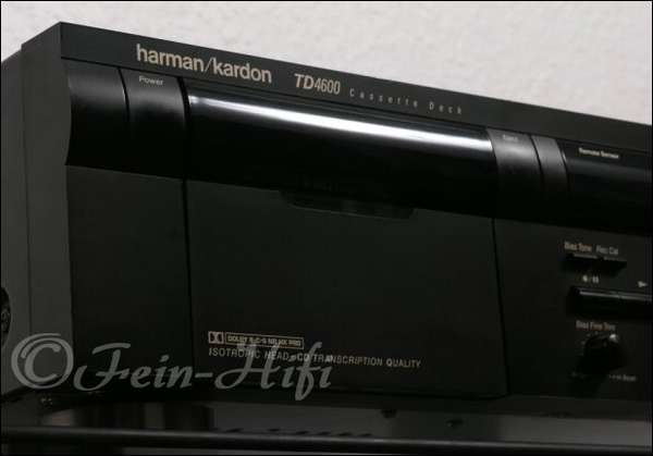 Zeigt die Rückseite von Harman Kardon TD-4600 Highend Kassettendeck mit Dolby S