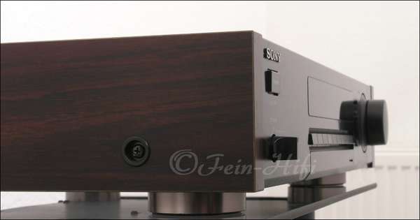 Zeigt die Seitenansicht-Rechts von Sony ST-S 707 ES H