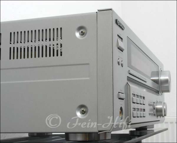 Zeigt die Seitenansicht-Rechts von Kenwood KRF-V8070 D