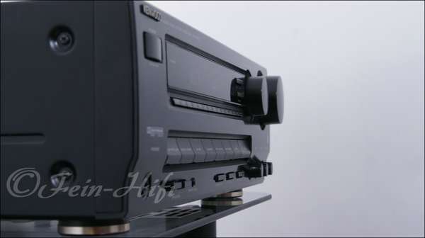Kenwood KR-V5570 Stereo / Surround AV Receiver..