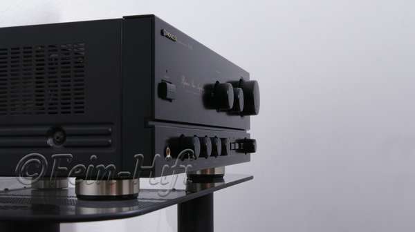 Zeigt die Seitenansicht-Rechts von Pioneer A-676