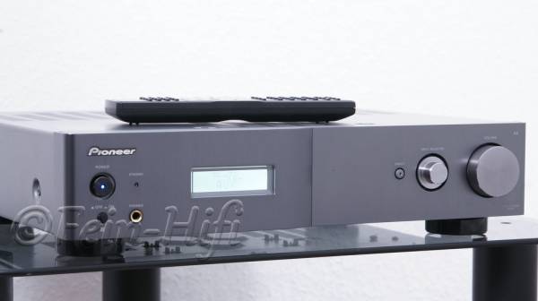 Zeigt die Seitenansicht-Links von Pioneer A-A6