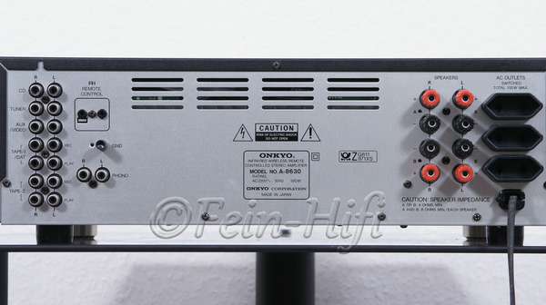 Zeigt die Extraansicht von Onkyo A-8630