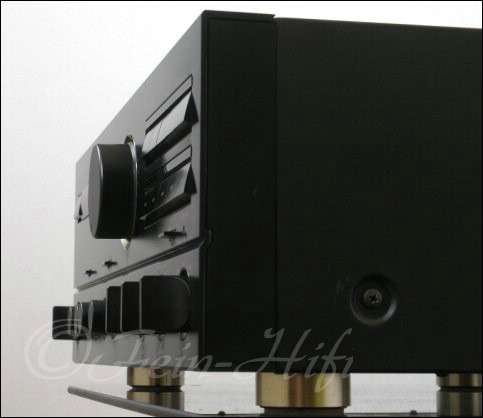 Zeigt die Detailansicht-Rechts von Onkyo A-8690