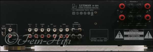 Zeigt die Rückseite von Luxman A-321