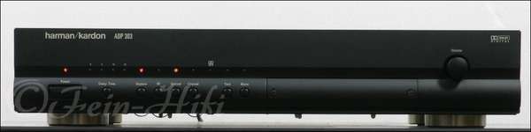 Zeigt die Frontansicht von Harman Kardon ADP-303 Dolby Digital AC-3 Decoder