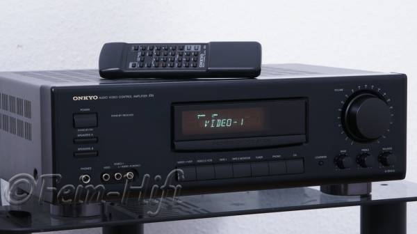 Onkyo A-RV 410 Stereo Verstärker mit 2 x 110 W