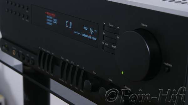Zeigt die Detailansicht-Rechts von Harman Kardon AVR-25 Stereo /Dolby Surround Receiver