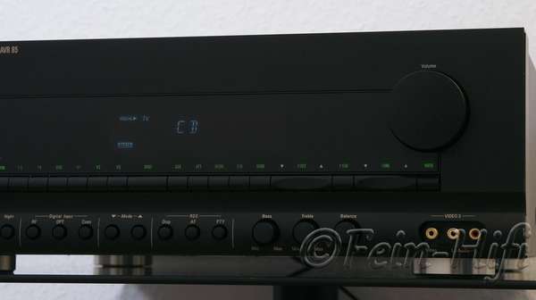 Zeigt die Detailansicht-Rechts von Harman Kardon AVR-85 HIghend Dolby Digital Receiver