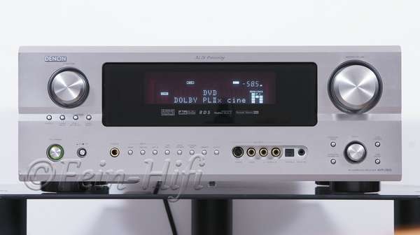 Zeigt die Frontansicht von Denon AVR-2805 D