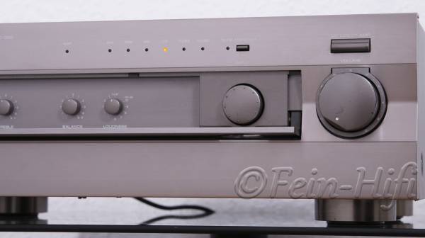 Zeigt die Detailansicht-Rechts von Yamaha AX-392 S