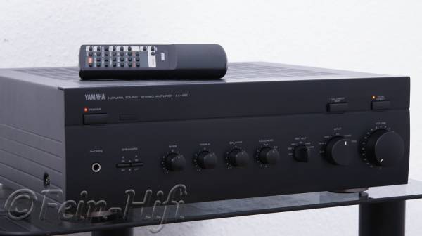 Zeigt die Seitenansicht-Links von Yamaha AX-490