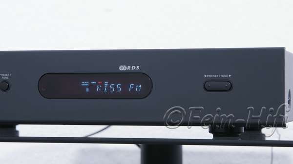 Zeigt die Detailansicht-Rechts von NAD C 420 High-End HiFi Tuner mit RDS