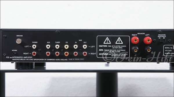 Zeigt die Rückseite von Cambridge Audio P25 mkII Stereo Verstärker