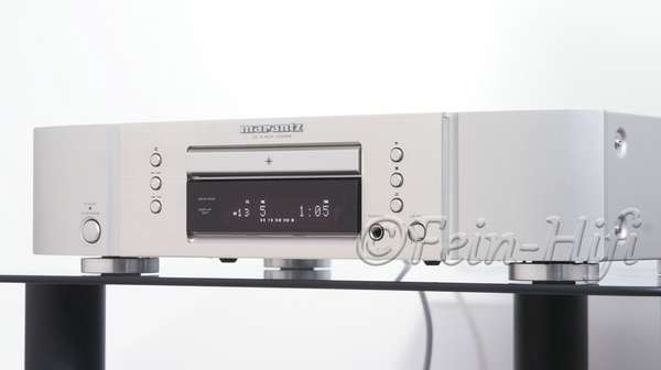 Zeigt die Seitenansicht-Rechts von Marantz CD5004 CD-P