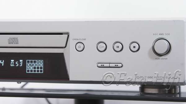 Sony CDP-XE 370 HiFi CD-Player silber