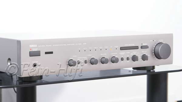 Zeigt die Seitenansicht-Links von Yamaha CX-830 H