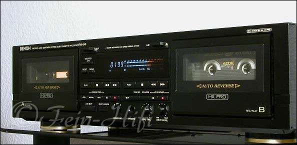 Zeigt die Frontansicht von Denon DRW-840 D