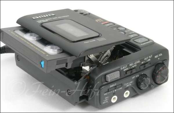 AIWA HD-S200 Portabler DAT-Recorder