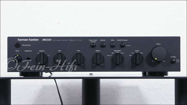 Zeigt die Frontansicht von Harman Kardon HK6350R Stereo Verstärker