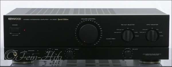 Zeigt die Frontansicht von Kenwood KA-3020SE S