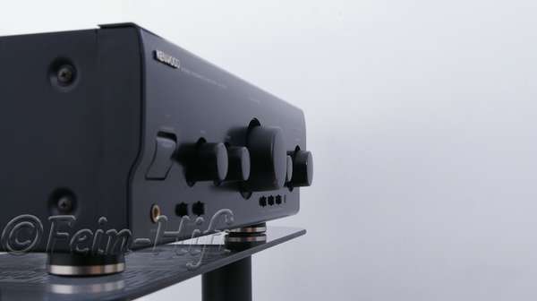 Zeigt die Seitenansicht-Rechts von Kenwood KA-3050 S