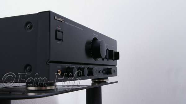 Zeigt die Seitenansicht-Rechts von Kenwood KA-5020 S