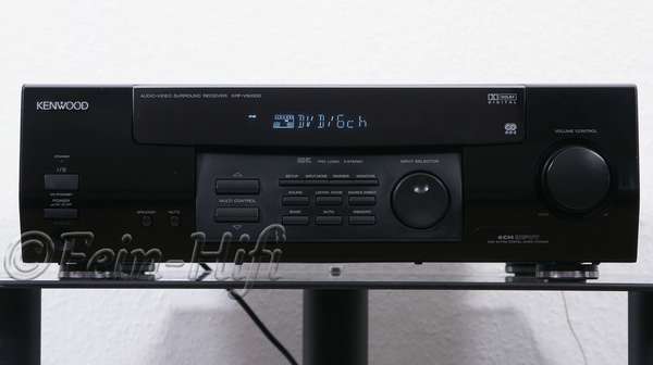 Zeigt die Frontansicht von Kenwood KRF-V 5030D D