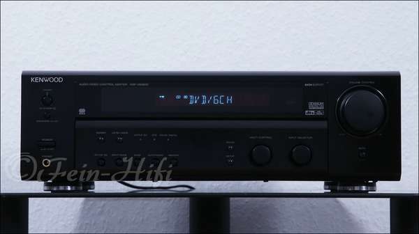 Zeigt die Frontansicht von Kenwood KRF-V 5090D D