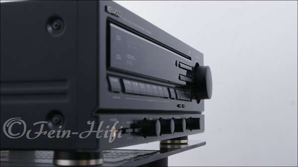 Zeigt die Seitenansicht-Rechts von Kenwood KR-V6020 S