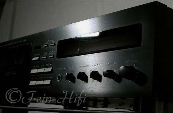 Zeigt die Frontansicht von Yamaha KX-6503-K