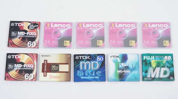 Zeigt die Seitenansicht-Links von 10 x MD Minidisc mit jeweils 74min - NEU - MiniDisk