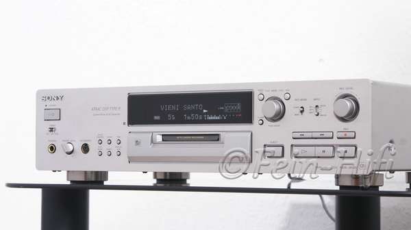 Zeigt die Seitenansicht-Rechts von Sony MDS-JB930 QS