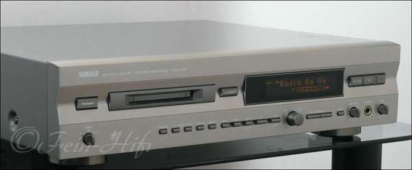 Zeigt die Seitenansicht-Links von Yamaha MDX-793 M