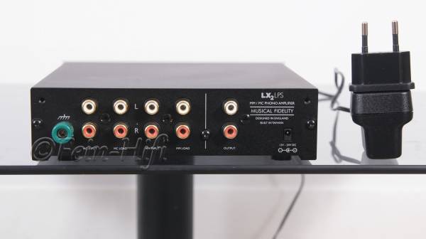 Zeigt die Frontansicht von Musical Fidelity LX-2-LPS Phono Vorverstärker silber