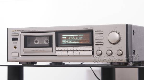 Zeigt die Seitenansicht-Rechts von Onkyo TA-2850 I