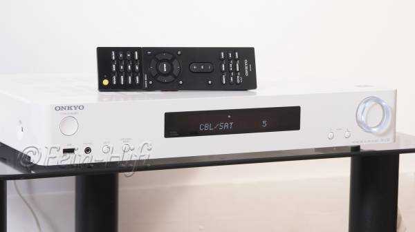 Zeigt die Seitenansicht-Links von Onkyo TX-L50