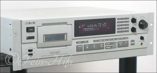 Sony PCM-2600 professioneller DAT-Recorder mit XLR/EBU und SBM