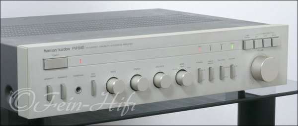 Zeigt die Seitenansicht-Links von Harman Kardon PM-640 Stereo Verstärker