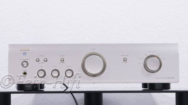 Zeigt die Seitenansicht-Links von Denon PMA-500AE S