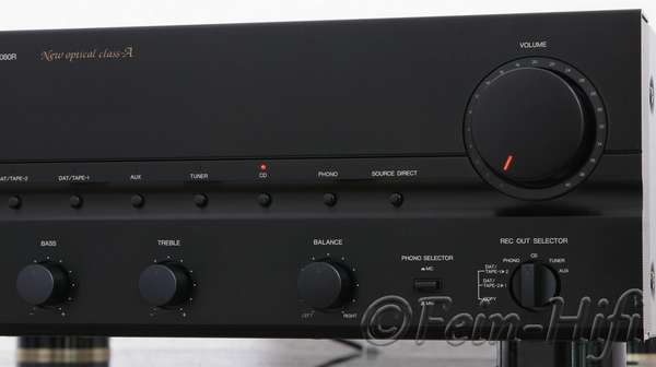 Zeigt die Detailansicht-Rechts von Denon PMA-1080R H