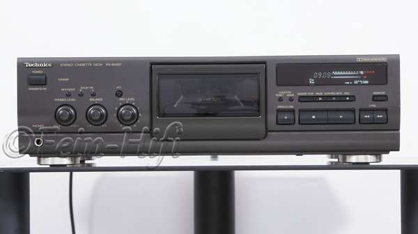 Zeigt die Frontansicht von Technics RS-BX601 3-K