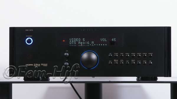 Zeigt die Frontansicht von Rotel RSP-1570 HDMI 7